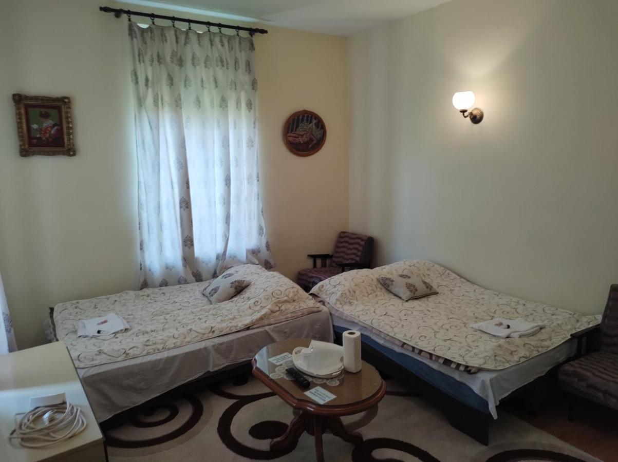 Guest House Prilep Bagian luar foto