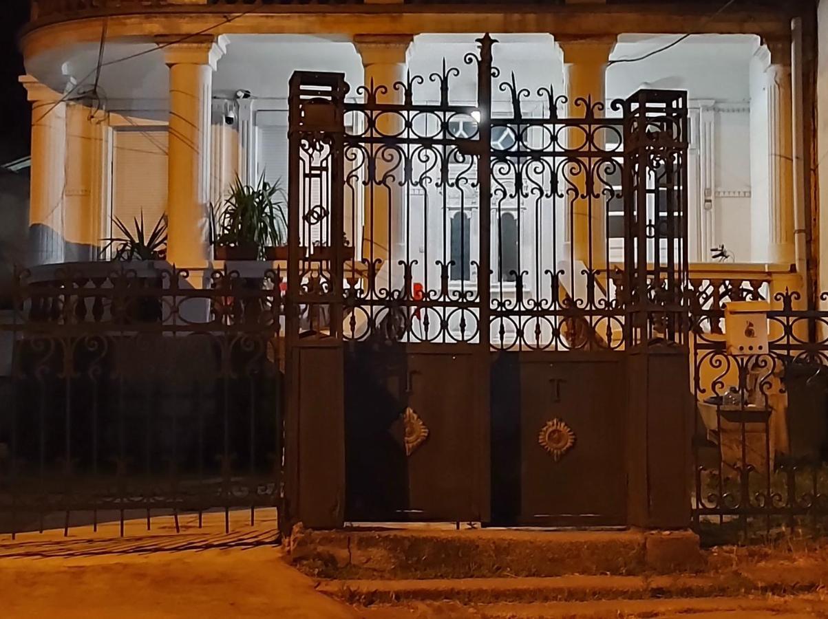 Guest House Prilep Bagian luar foto