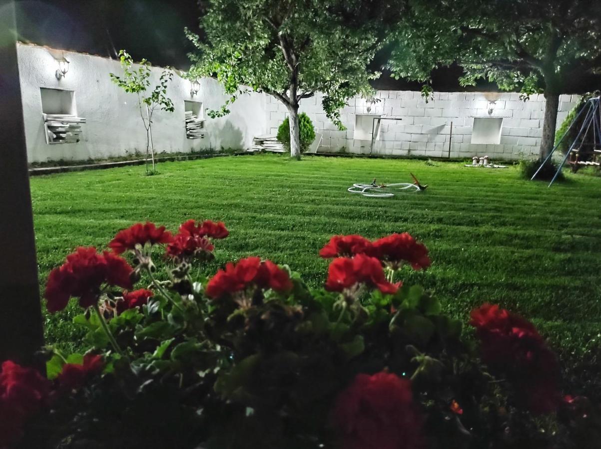 Guest House Prilep Bagian luar foto