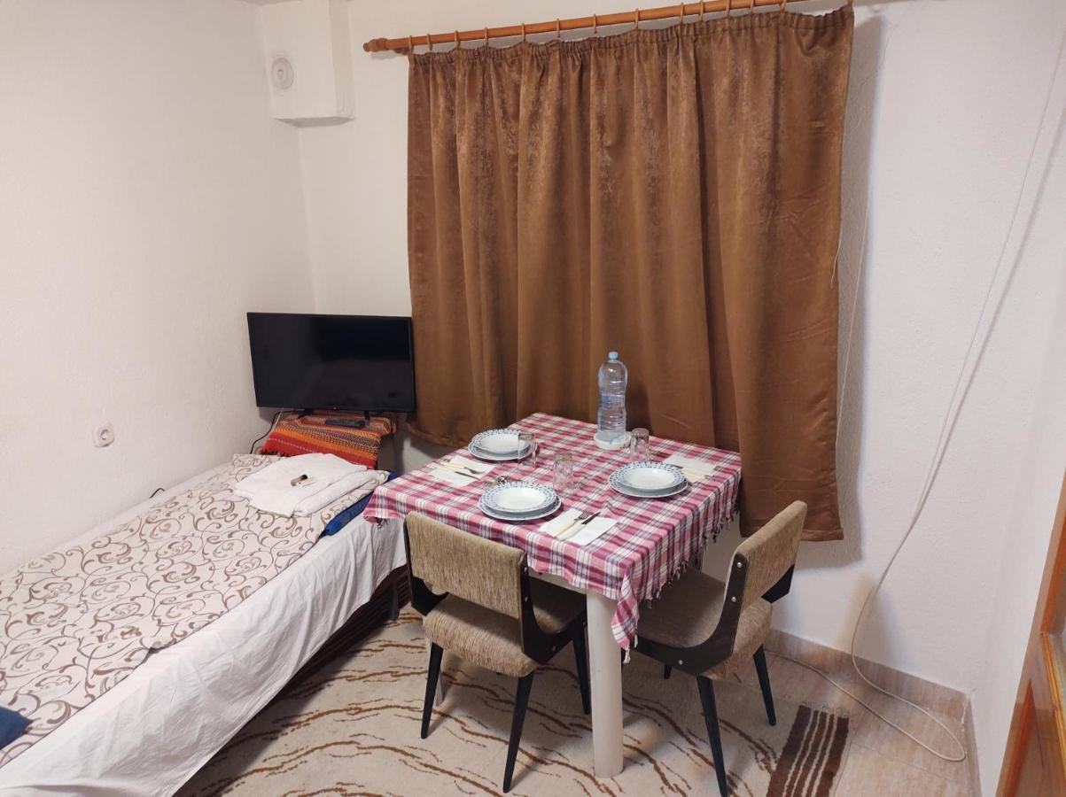 Guest House Prilep Bagian luar foto